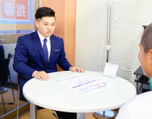 授業を受ける生徒
